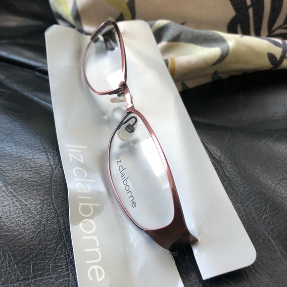 Liz Claiborne Eyeglass Frame (Copper/Brown) - Picture 4 of 8